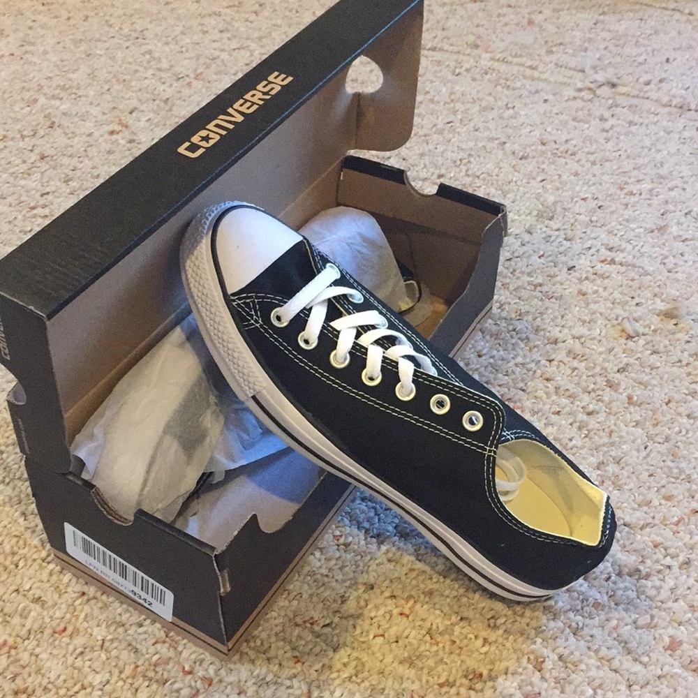 Brand new men’s size 10 Chuck Taylors